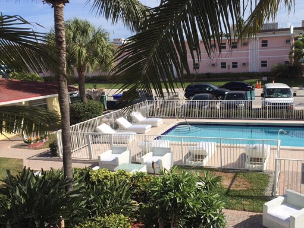 Luna Paradise By The Sea Aparthotel Lauderdale-by-the-Sea Exterior photo