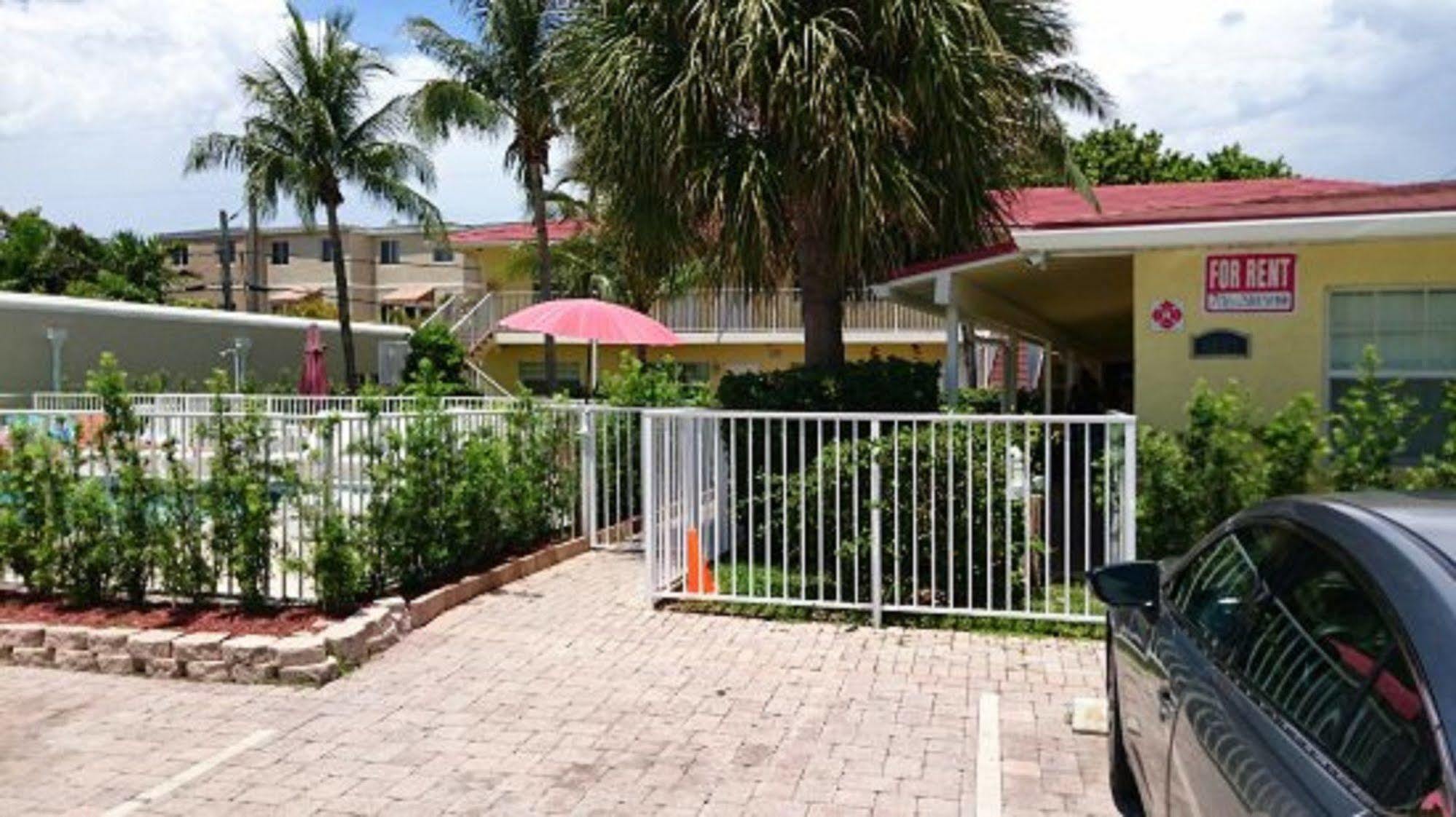 Luna Paradise By The Sea Aparthotel Lauderdale-by-the-Sea Exterior photo